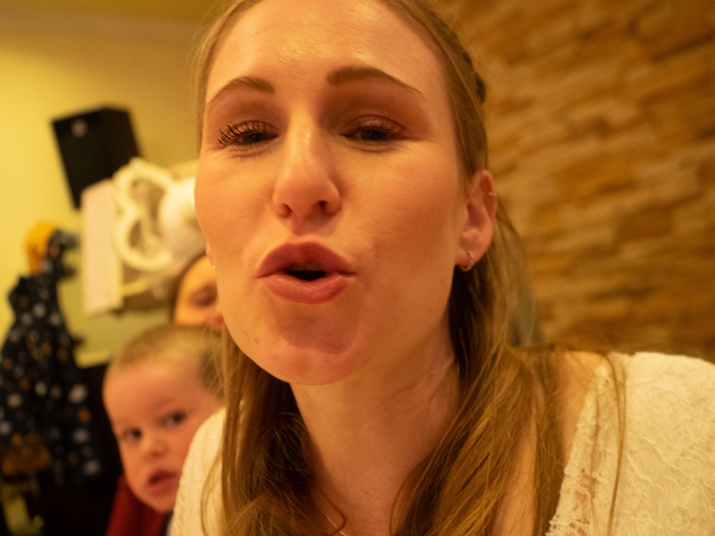 068 060 C120180 068 060 C120180